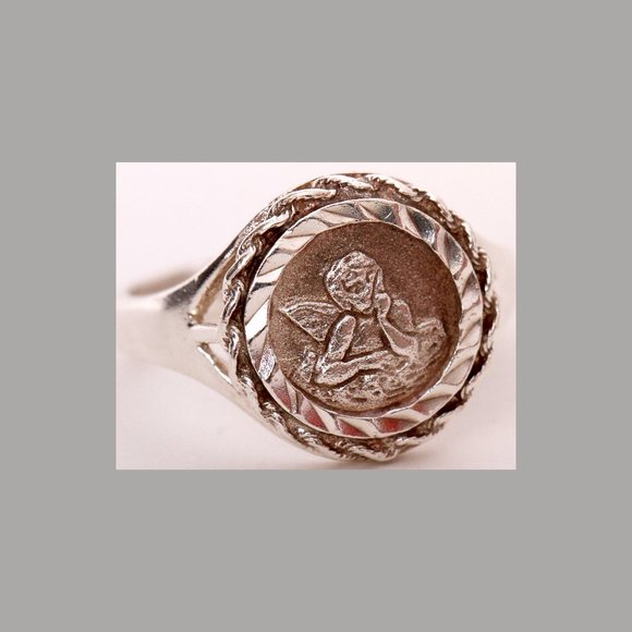 Jewelry - 925 Vintage Angel Ring